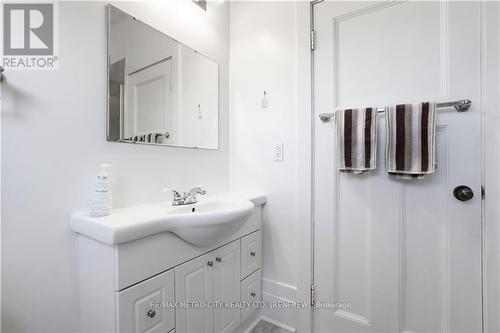 258 Plaunt Street S, Renfrew, ON - Indoor Photo Showing Bathroom