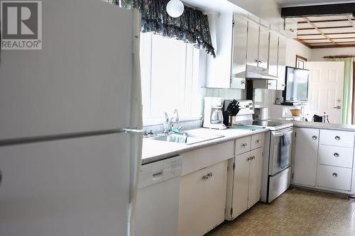 9005 Buckhorn Lake Road, Prince George, BC - Indoor Photo Showing Kitchen