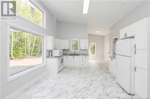 624 Du Portage Street, Caraquet, NB - Indoor Photo Showing Kitchen