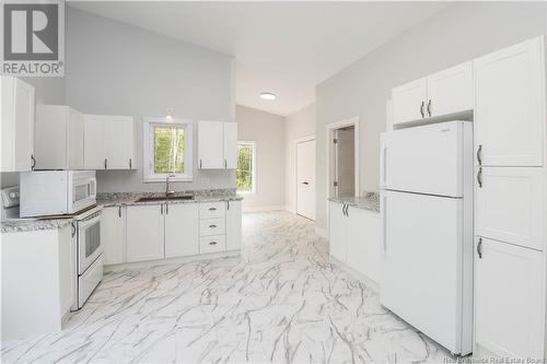 624 Du Portage Street, Caraquet, NB - Indoor Photo Showing Kitchen