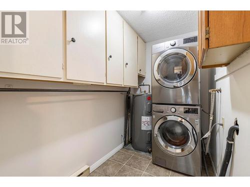 767 Jones Street, Kelowna, BC - Indoor Photo Showing Laundry Room