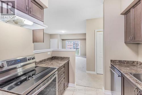 308 - 45 Ferndale Drive S, Barrie (Ardagh), ON - Indoor Photo Showing Kitchen