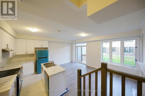 24 Durham Avenue, Barrie, ON - Indoor Photo Showing Kitchen