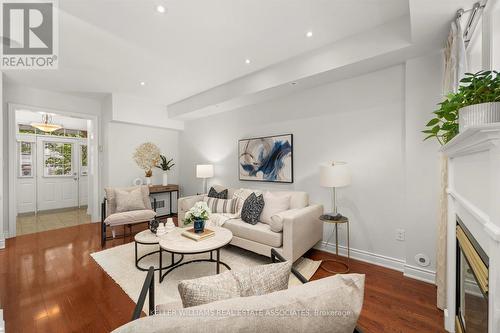 224 - 60 Rosewood Avenue, Mississauga (Port Credit), ON - Indoor Photo Showing Living Room