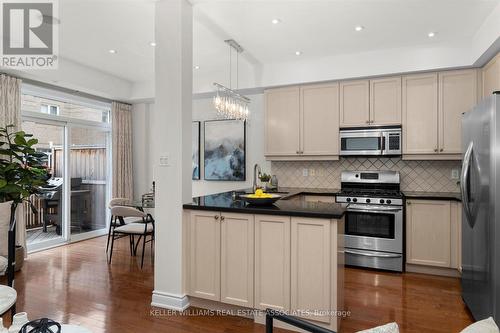 224 - 60 Rosewood Avenue, Mississauga (Port Credit), ON - Indoor Photo Showing Kitchen