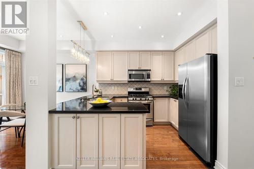 224 - 60 Rosewood Avenue, Mississauga (Port Credit), ON - Indoor Photo Showing Kitchen With Upgraded Kitchen