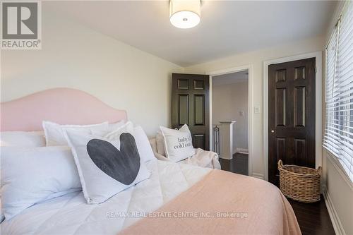 431 Patricia Drive, Burlington (Lasalle), ON - Indoor Photo Showing Bedroom