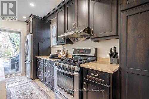 431 Patricia Drive, Burlington, ON - Indoor Photo Showing Kitchen With Upgraded Kitchen