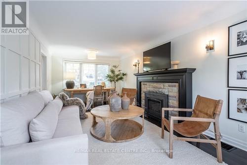 431 Patricia Drive, Burlington (Lasalle), ON - Indoor Photo Showing Living Room With Fireplace