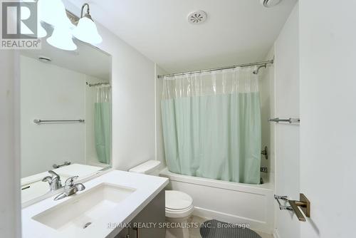 13 - 195 Veterans Drive, Brampton, ON - Indoor Photo Showing Bathroom