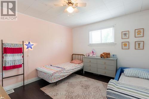 157 Locust Street, St. Thomas, ON - Indoor Photo Showing Bedroom