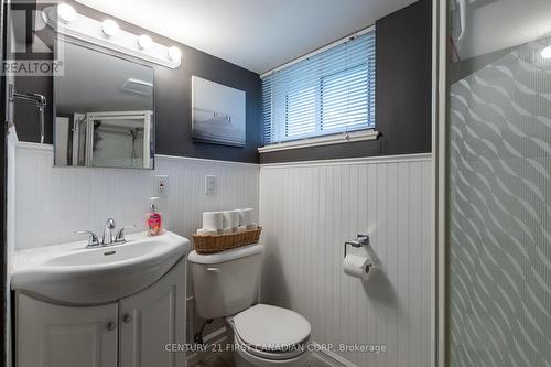 157 Locust Street, St. Thomas, ON - Indoor Photo Showing Bathroom