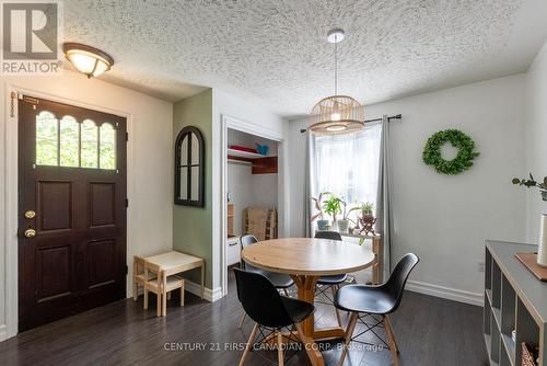 157 Locust Street, St. Thomas, ON - Indoor Photo Showing Dining Room