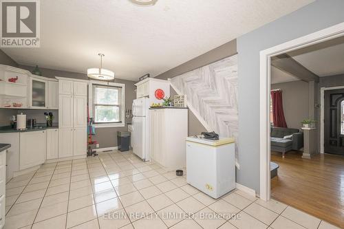 27 Fairview Avenue, St. Thomas, ON - Indoor Photo Showing Kitchen