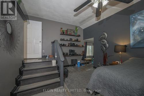 27 Fairview Avenue, St. Thomas, ON - Indoor Photo Showing Bedroom