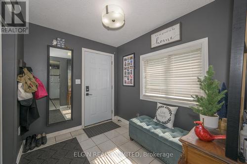 27 Fairview Avenue, St. Thomas, ON - Indoor Photo Showing Other Room