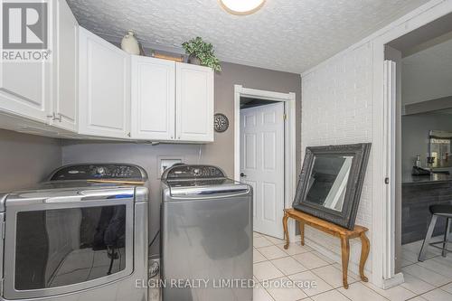 27 Fairview Avenue, St. Thomas, ON - Indoor Photo Showing Laundry Room