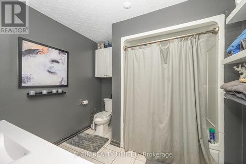 27 Fairview Avenue, St. Thomas, ON - Indoor Photo Showing Bathroom