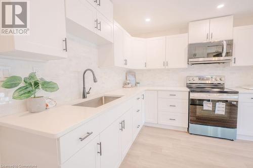 36 Ottawa Street, South River, ON - Indoor Photo Showing Kitchen With Upgraded Kitchen