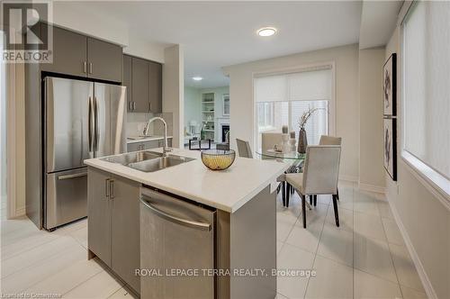 18 Elliot Avenue E, Centre Wellington (Fergus), ON - Indoor Photo Showing Kitchen With Double Sink With Upgraded Kitchen