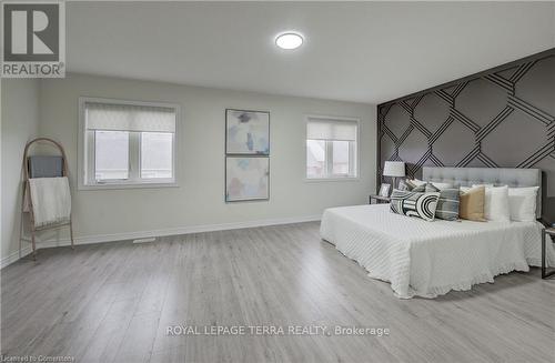 18 Elliot Avenue E, Centre Wellington (Fergus), ON - Indoor Photo Showing Bedroom