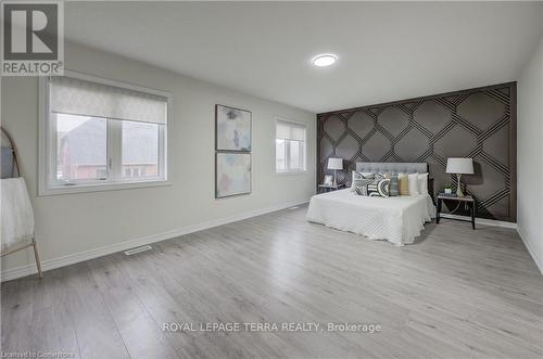 18 Elliot Avenue E, Centre Wellington (Fergus), ON - Indoor Photo Showing Bedroom