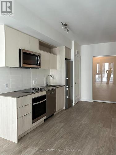 4011 - 100 Dalhousie Street, Toronto (Church-Yonge Corridor), ON - Indoor Photo Showing Kitchen With Upgraded Kitchen