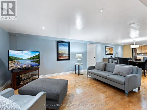 397 Horsham Avenue, Toronto (Willowdale West), ON - Indoor Photo Showing Living Room