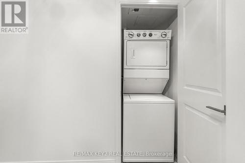 809 - 1 Scott Street, Toronto, ON - Indoor Photo Showing Laundry Room