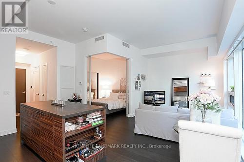 708 - 88 Scott Street, Toronto, ON - Indoor Photo Showing Living Room