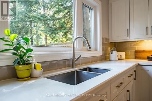 11 Roan Drive, Whitby (Lynde Creek), ON - Indoor Photo Showing Kitchen With Double Sink