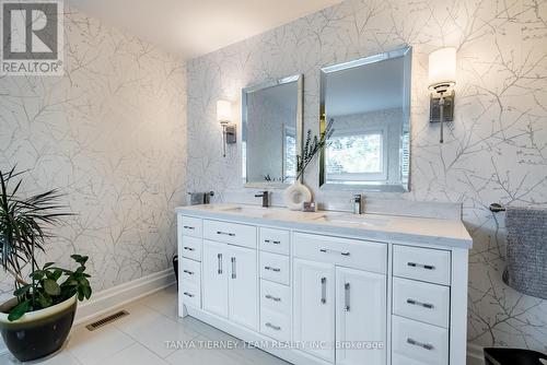 11 Roan Drive, Whitby (Lynde Creek), ON - Indoor Photo Showing Bathroom