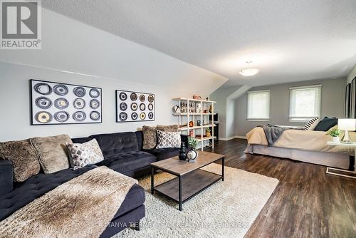 11 Roan Drive, Whitby (Lynde Creek), ON - Indoor Photo Showing Living Room