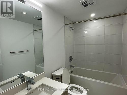 4106 - 395 Bloor Street E, Toronto (North St. James Town), ON - Indoor Photo Showing Bathroom