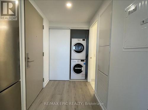 4106 - 395 Bloor Street E, Toronto (North St. James Town), ON - Indoor Photo Showing Laundry Room