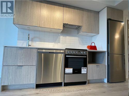 4106 - 395 Bloor Street E, Toronto (North St. James Town), ON - Indoor Photo Showing Kitchen