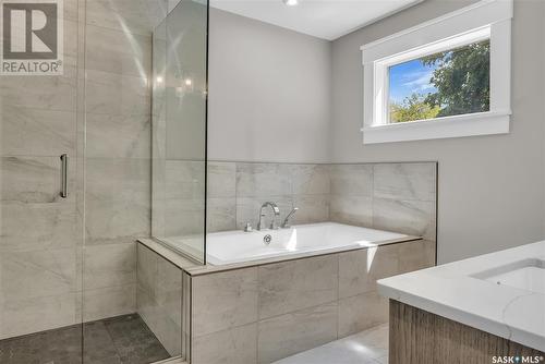 1125 15Th Street E, Saskatoon, SK - Indoor Photo Showing Bathroom