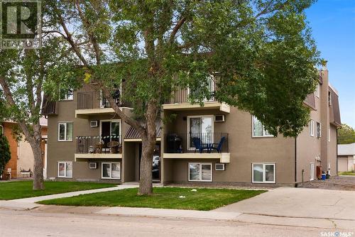 235 Mcintyre Street, Regina, SK - Outdoor