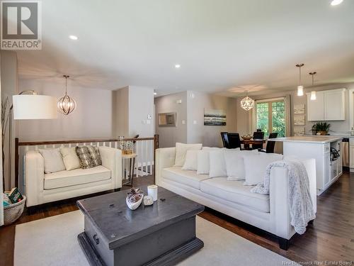 75 Berkley Drive, New Maryland, NB - Indoor Photo Showing Living Room