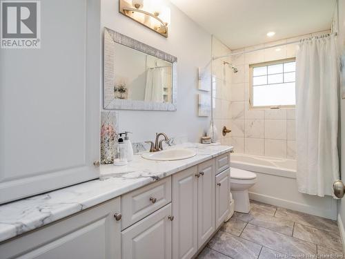 75 Berkley Drive, New Maryland, NB - Indoor Photo Showing Bathroom