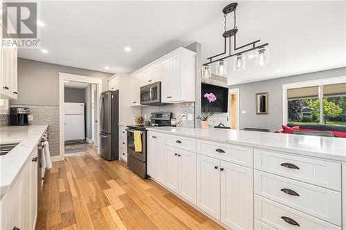 154 Stamford Drive, Perth, ON - Indoor Photo Showing Kitchen