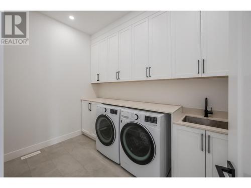 3304 Evergreen Drive, Penticton, BC - Indoor Photo Showing Laundry Room