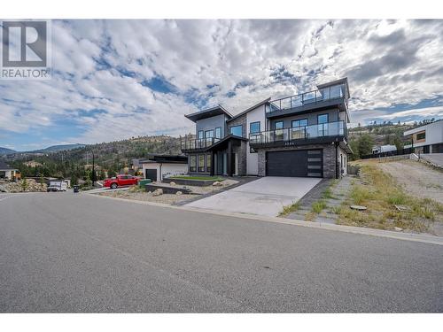 3304 Evergreen Drive, Penticton, BC - Outdoor