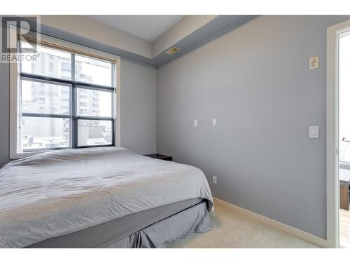 1331 Ellis Street Unit# 406, Kelowna, BC - Indoor Photo Showing Bedroom