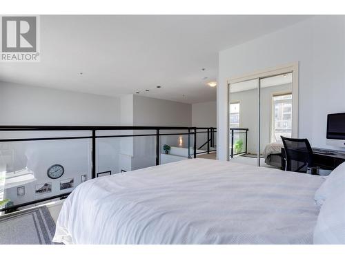 1331 Ellis Street Unit# 406, Kelowna, BC - Indoor Photo Showing Bedroom