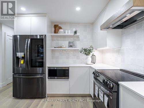 49 Maplegrove Avenue, Bradford West Gwillimbury, ON - Indoor Photo Showing Kitchen