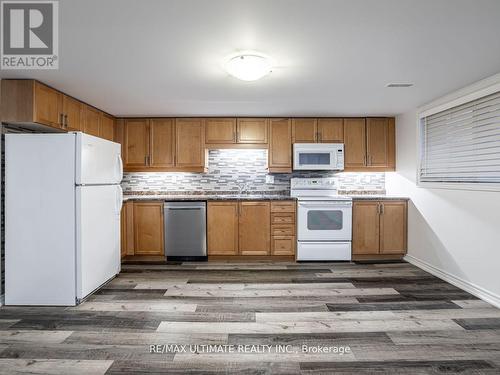 49 Maplegrove Avenue, Bradford West Gwillimbury, ON - Indoor Photo Showing Kitchen