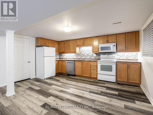 49 Maplegrove Avenue, Bradford West Gwillimbury (Bradford), ON - Indoor Photo Showing Kitchen