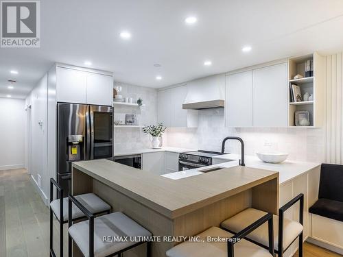 49 Maplegrove Avenue, Bradford West Gwillimbury, ON - Indoor Photo Showing Kitchen With Upgraded Kitchen