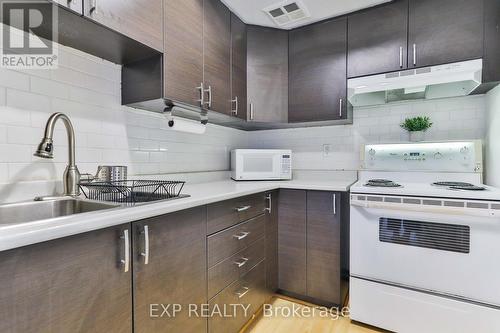 1102 - 150 Charlton Avenue E, Hamilton (Corktown), ON - Indoor Photo Showing Kitchen